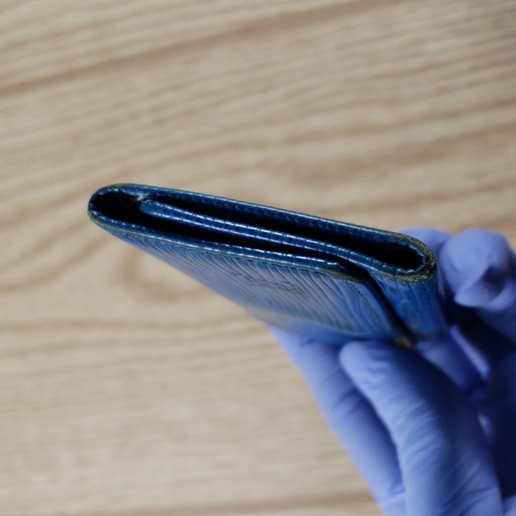 Vintage Authentic Louis Vuitton Blue Epi Leather 4 Ring Key Holder Case 4 x 2-in - Picture 4 of 11